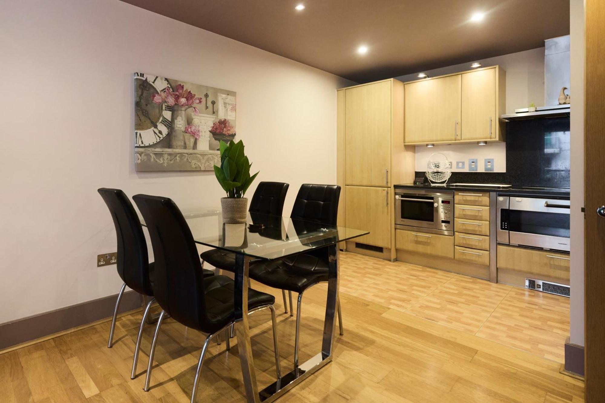 The Vauxhall Hideout - Comfy 2Bdr Flat With Balcony 伦敦 外观 照片