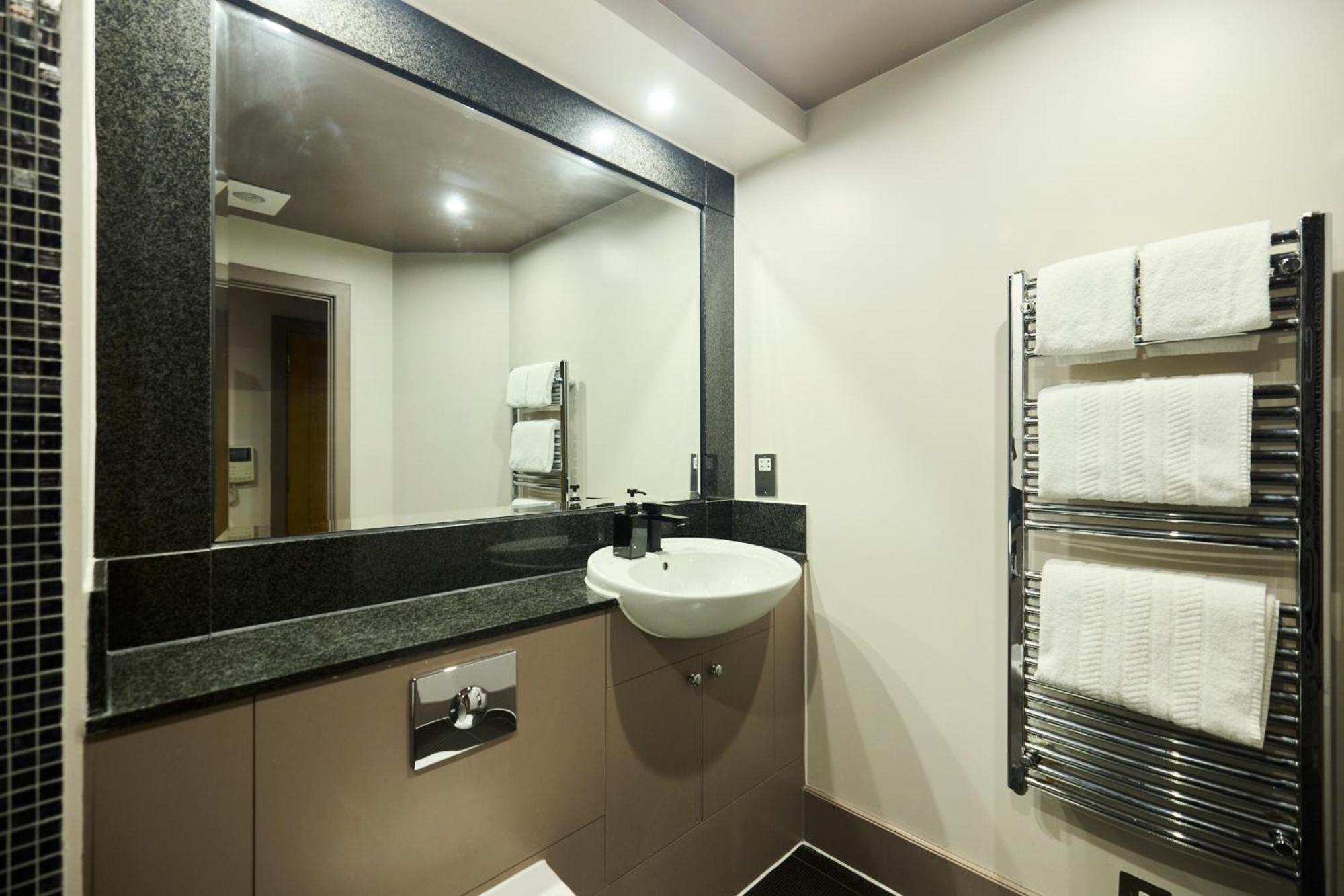 The Vauxhall Hideout - Comfy 2Bdr Flat With Balcony 伦敦 外观 照片