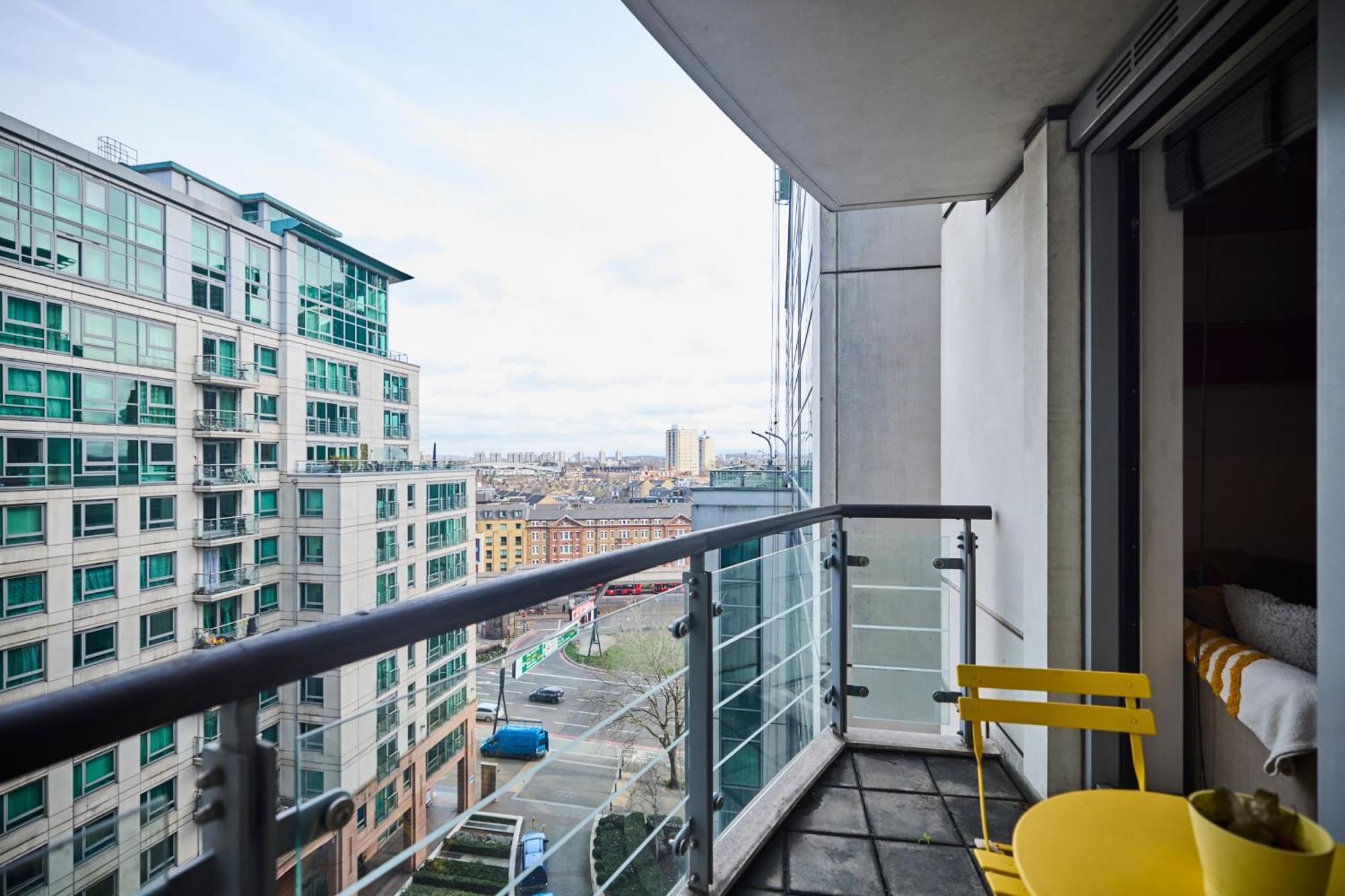 The Vauxhall Hideout - Comfy 2Bdr Flat With Balcony 伦敦 外观 照片